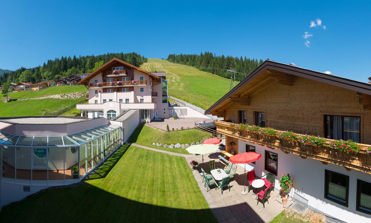 Hotel Vierjahreszeiten Flachau Extérieur photo